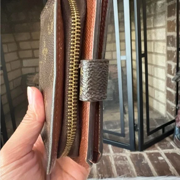 Louis Vuitton Monogram Wallet - Picture 13 of 16